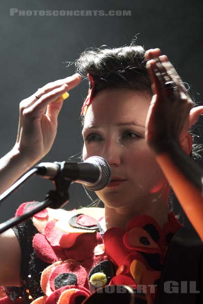 MY BRIGHTEST DIAMOND - 2011-11-29 - PARIS - Cafe de la Danse - Shara Worden